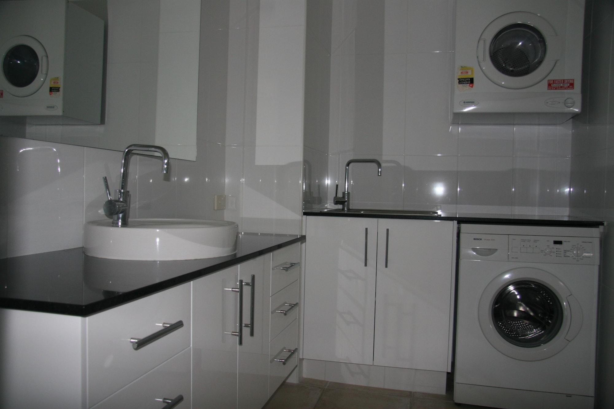 Wyuna Beachfront Holiday Apartments Gold Coast Eksteriør bilde