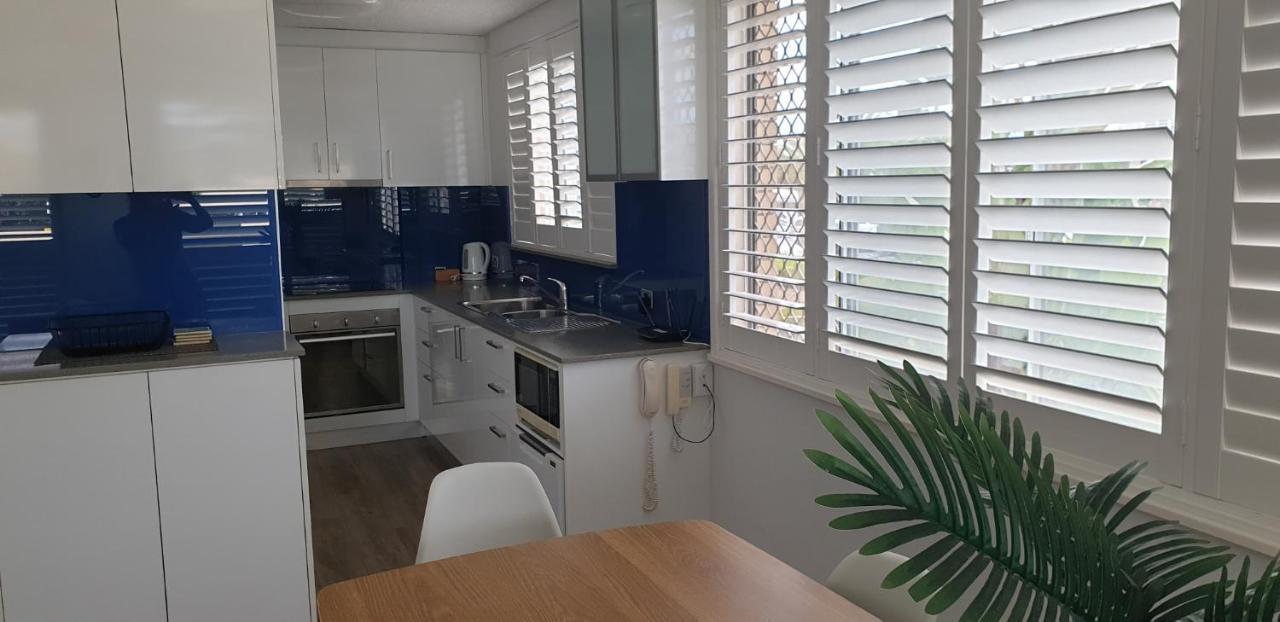Wyuna Beachfront Holiday Apartments Gold Coast Eksteriør bilde