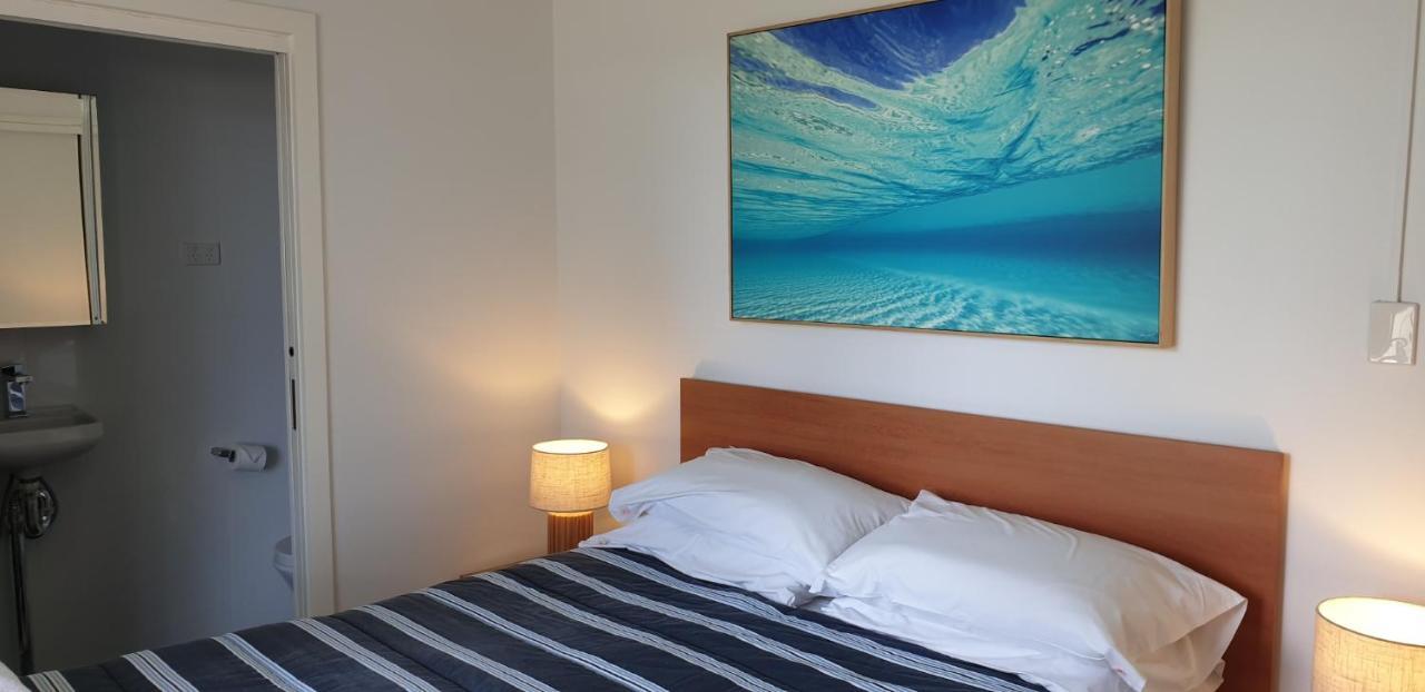 Wyuna Beachfront Holiday Apartments Gold Coast Eksteriør bilde
