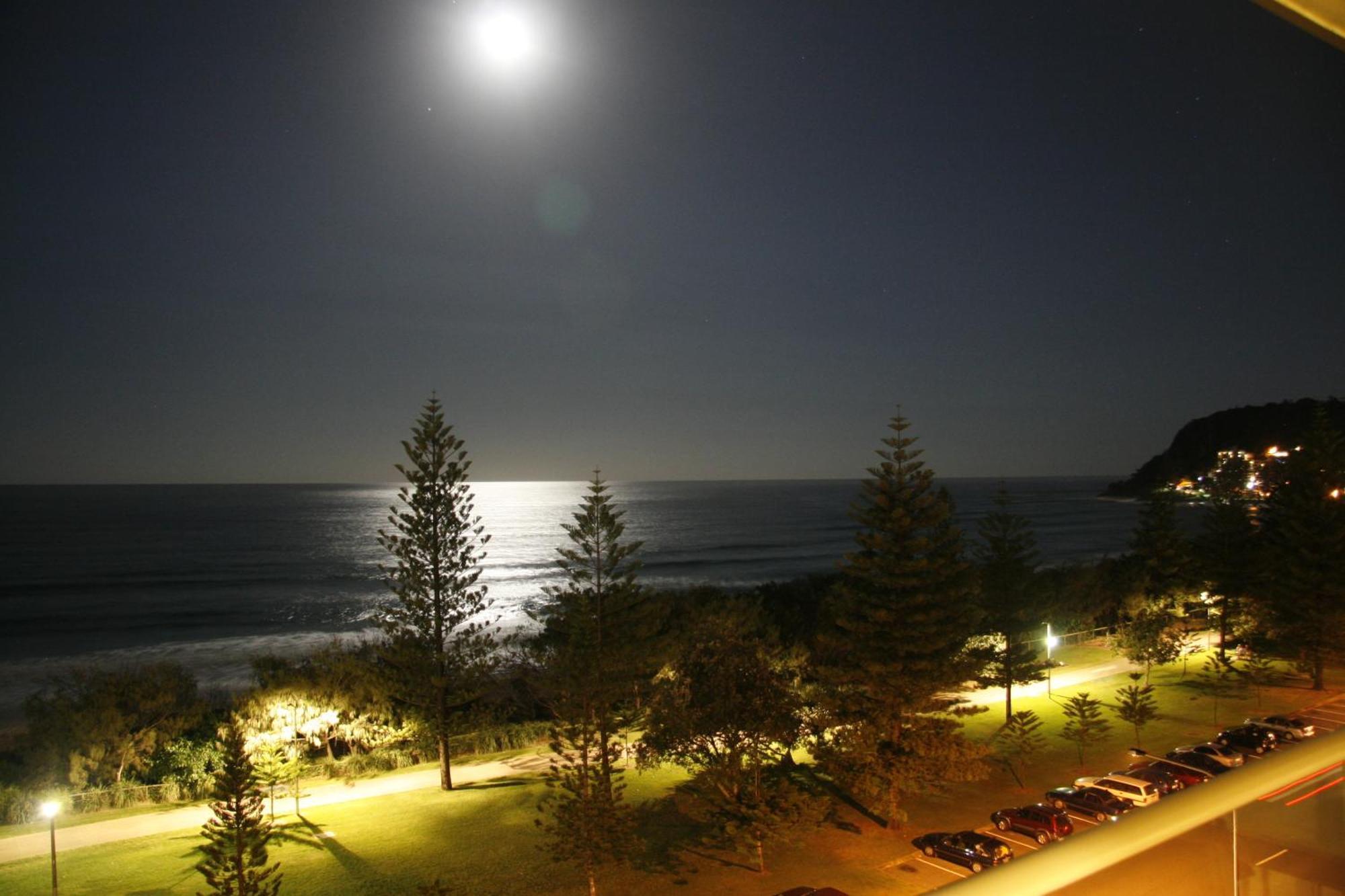 Wyuna Beachfront Holiday Apartments Gold Coast Eksteriør bilde