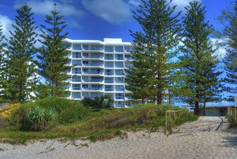 Wyuna Beachfront Holiday Apartments Gold Coast Eksteriør bilde