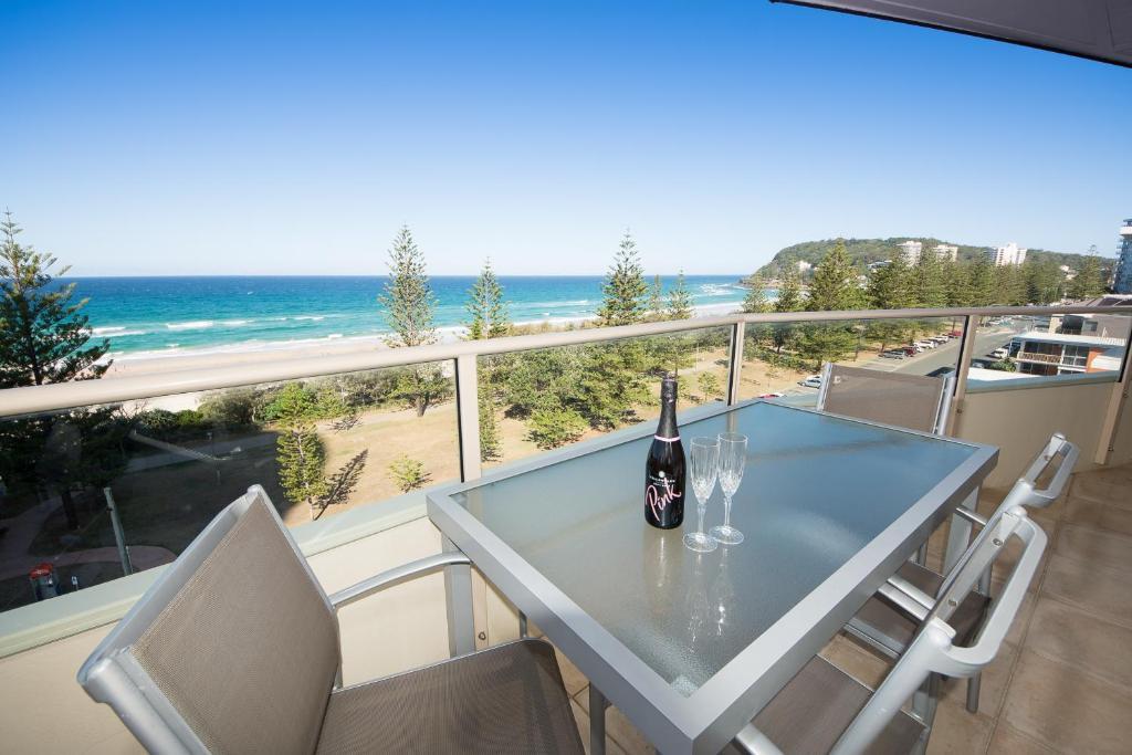 Wyuna Beachfront Holiday Apartments Gold Coast Rom bilde