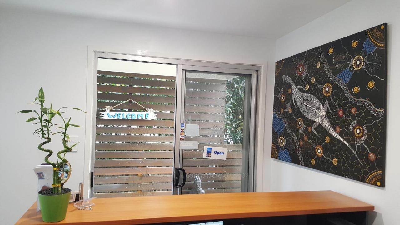 Wyuna Beachfront Holiday Apartments Gold Coast Eksteriør bilde